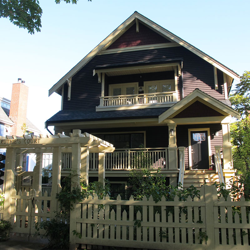 Ruthies Court